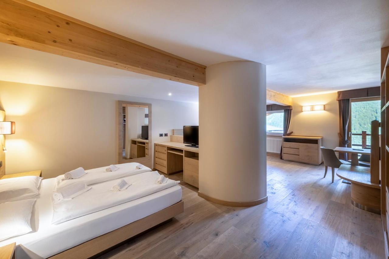 Design & Suite Hotel Ciarnadoi Vigo di Fassa Exterior photo