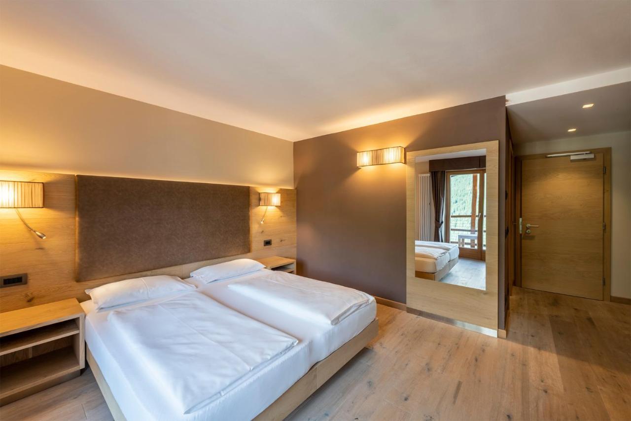Design & Suite Hotel Ciarnadoi Vigo di Fassa Exterior photo