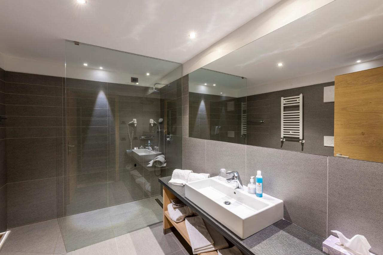 Design & Suite Hotel Ciarnadoi Vigo di Fassa Exterior photo