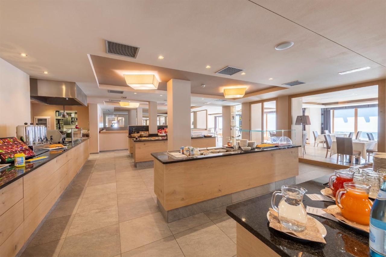 Design & Suite Hotel Ciarnadoi Vigo di Fassa Exterior photo