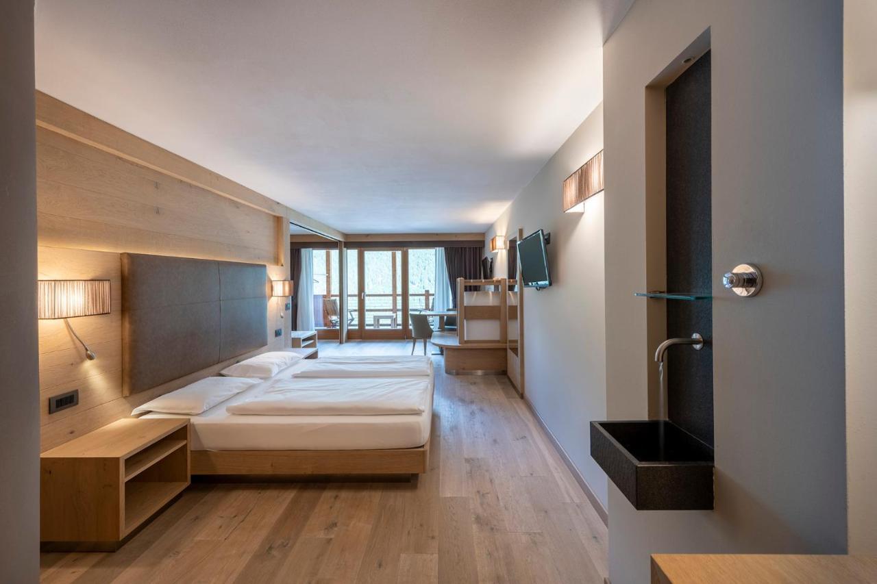 Design & Suite Hotel Ciarnadoi Vigo di Fassa Exterior photo