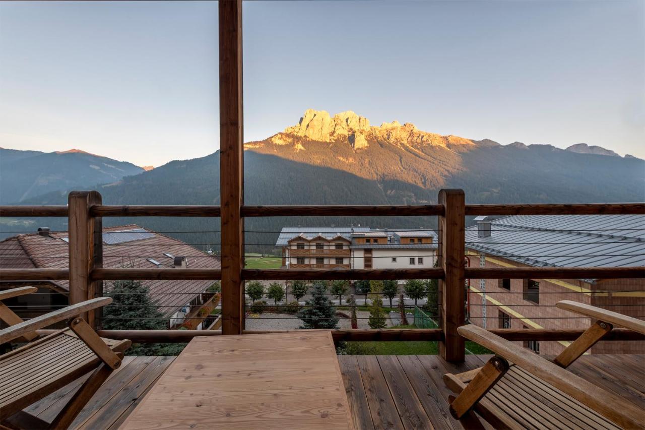 Design & Suite Hotel Ciarnadoi Vigo di Fassa Exterior photo
