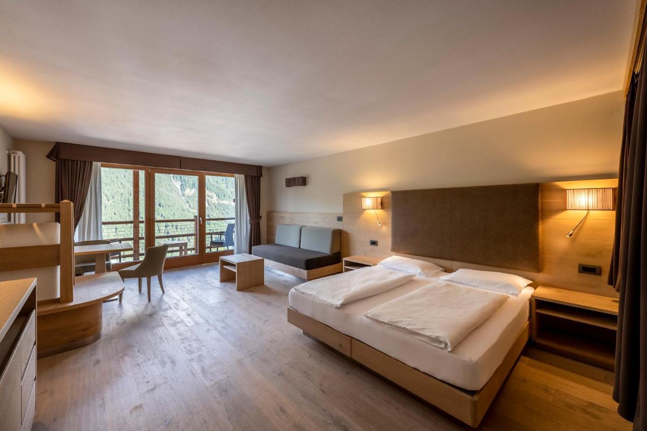 Design & Suite Hotel Ciarnadoi Vigo di Fassa Exterior photo