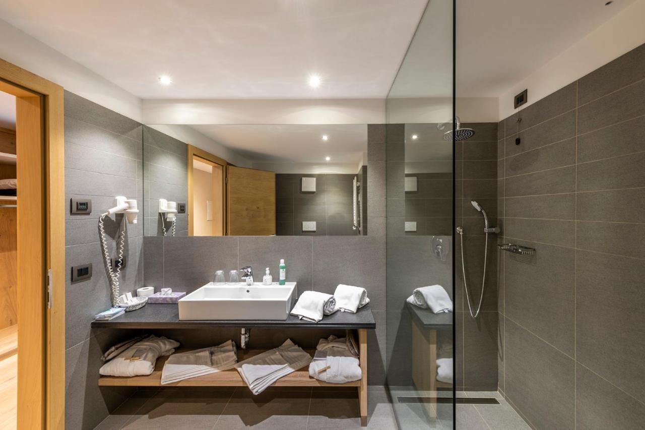 Design & Suite Hotel Ciarnadoi Vigo di Fassa Exterior photo