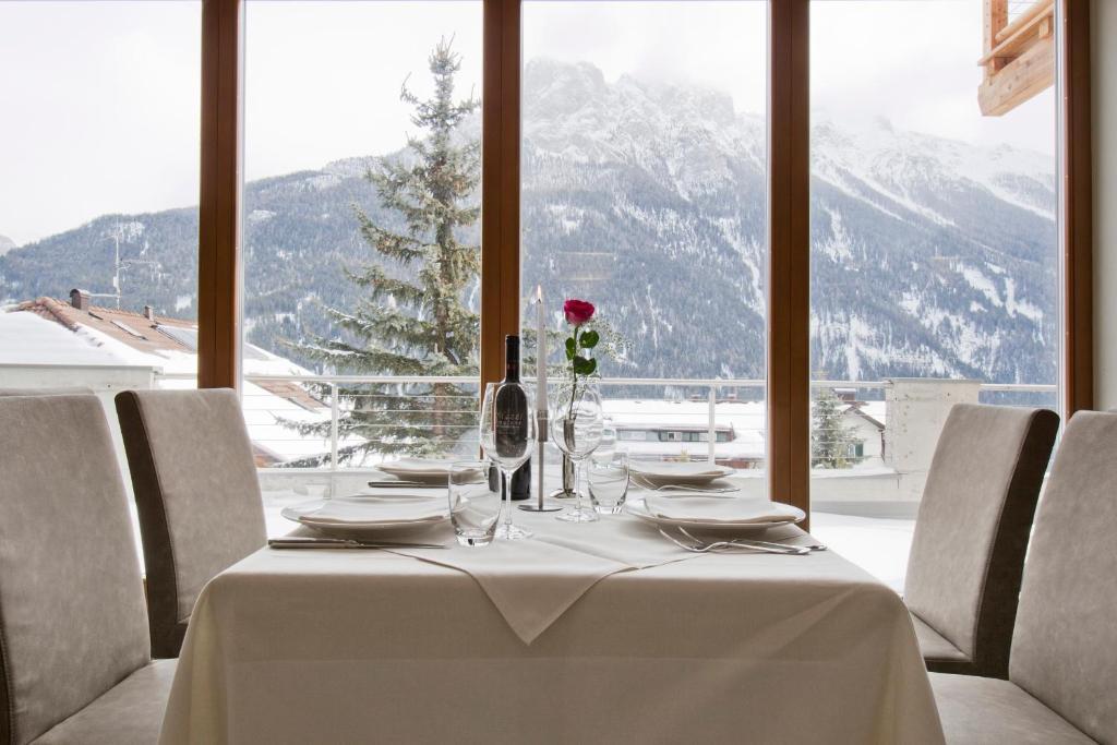 Design & Suite Hotel Ciarnadoi Vigo di Fassa Exterior photo